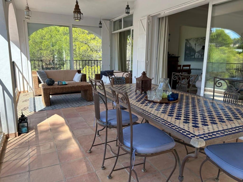 5 bedroom Villa for sale in Altea with pool garage - € 750,000 (Ref: 9182306)