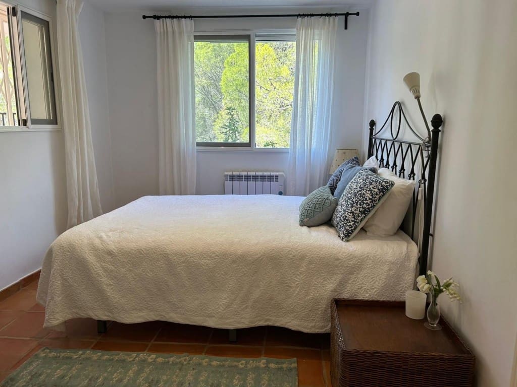 5 bedroom Villa for sale in Altea with pool garage - € 750,000 (Ref: 9182306)