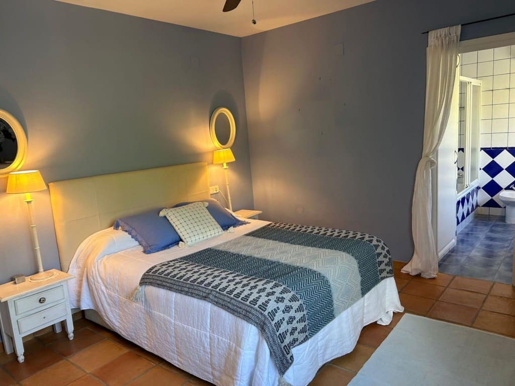 5 bedroom Villa for sale in Altea with pool garage - € 750,000 (Ref: 9182306)