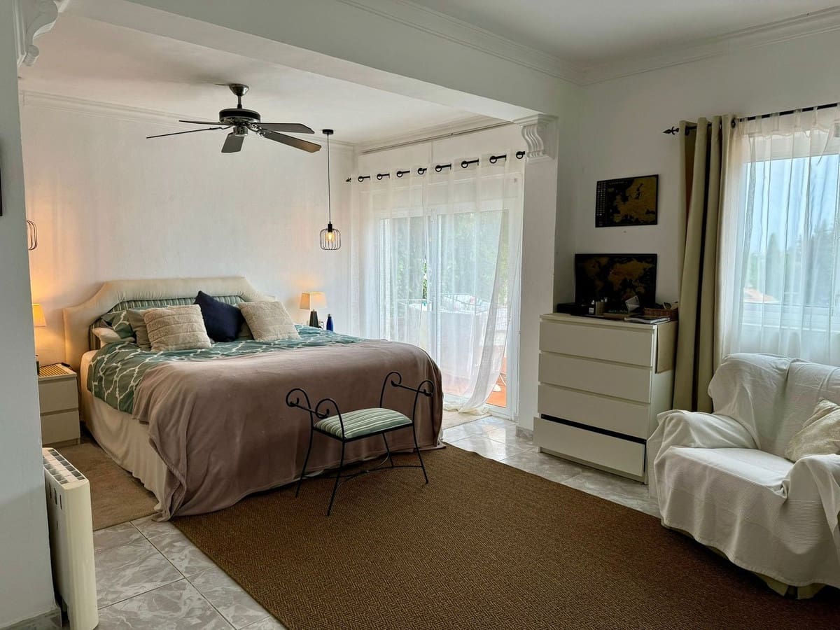 5 soveværelse Villa til salg i Mijas med swimmingpool - € 895.000 (Ref: 9182331)