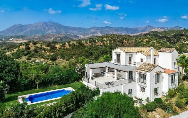 5 slaapkamer Villa te koop in Zona Calvario, Estepona met garage - € 2.485.000 (Ref: 9182345)