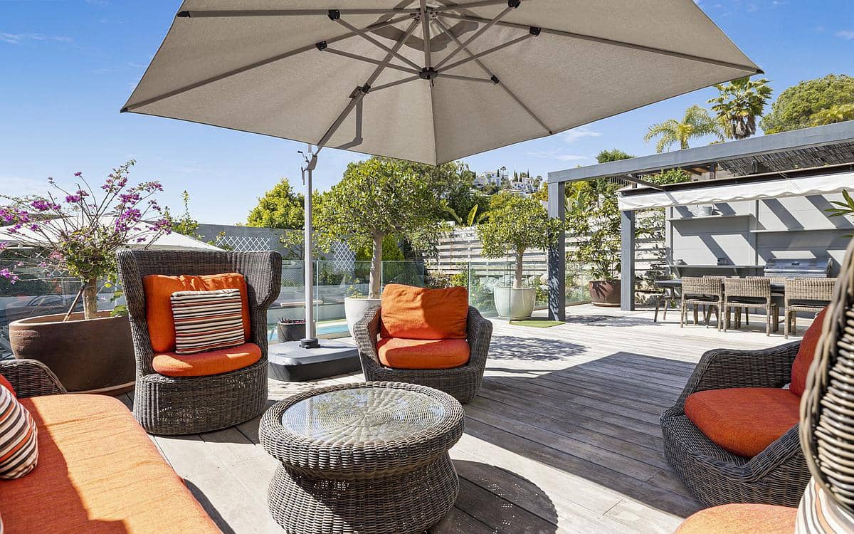 5 soveværelse Byhus til salg i Benahavis med swimmingpool garage - € 1.095.000 (Ref: 9182347)