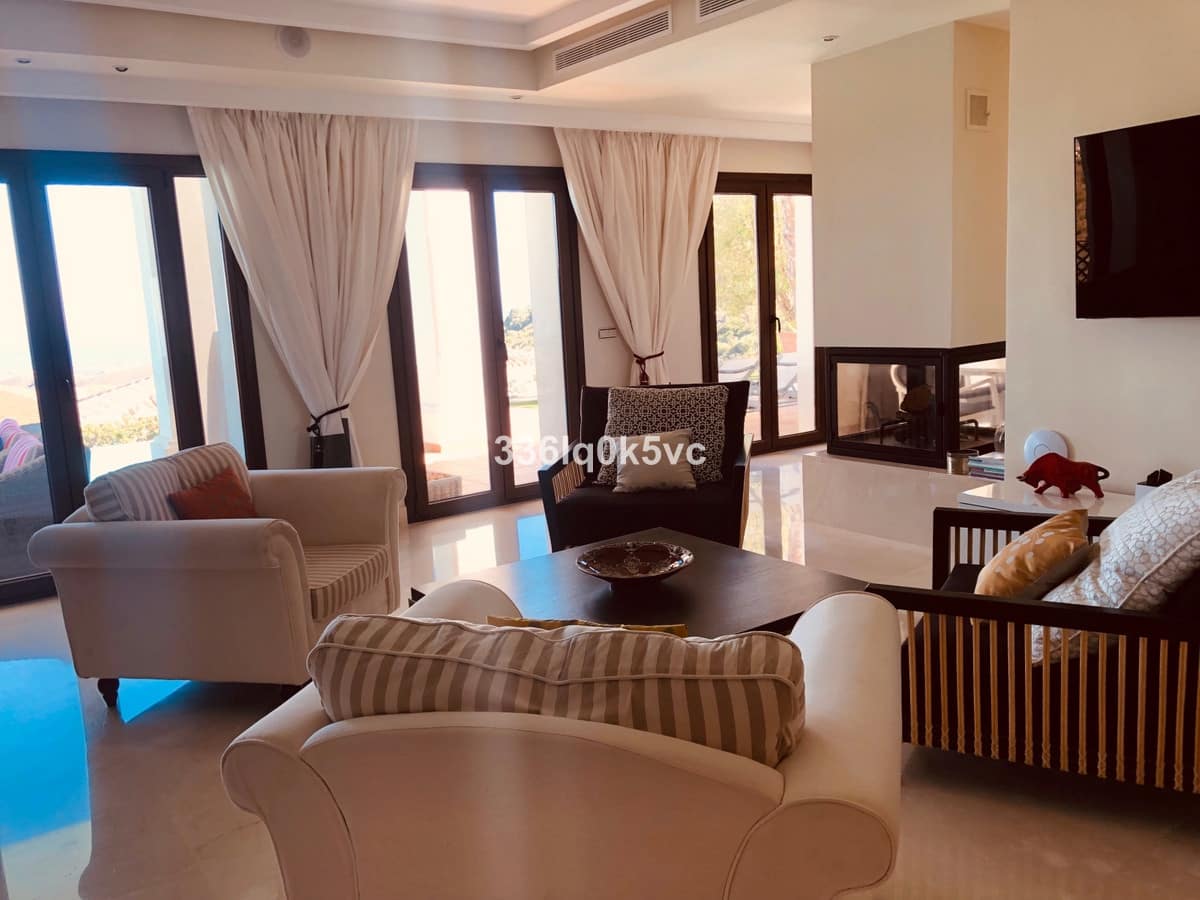 5 slaapkamer Villa te koop in Benahavis met zwembad - € 1.795.000 (Ref: 9182352)