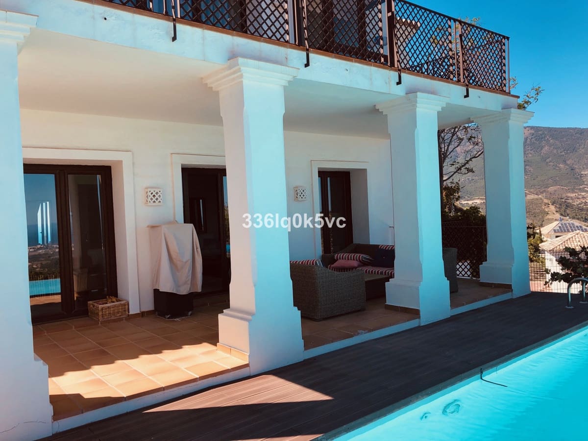 5 slaapkamer Villa te koop in Benahavis met zwembad - € 1.795.000 (Ref: 9182352)