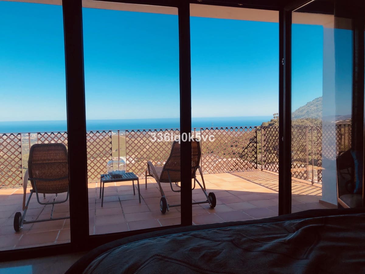 5 slaapkamer Villa te koop in Benahavis met zwembad - € 1.795.000 (Ref: 9182352)