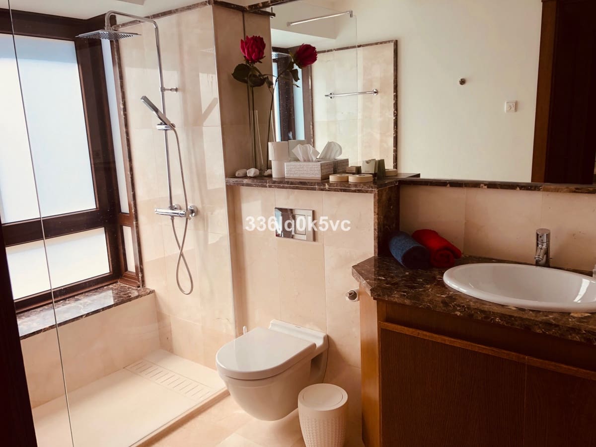 5 slaapkamer Villa te koop in Benahavis met zwembad - € 1.795.000 (Ref: 9182352)