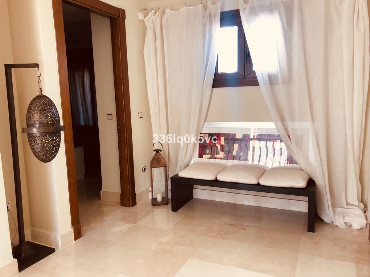 5 slaapkamer Villa te koop in Benahavis met zwembad - € 1.795.000 (Ref: 9182352)