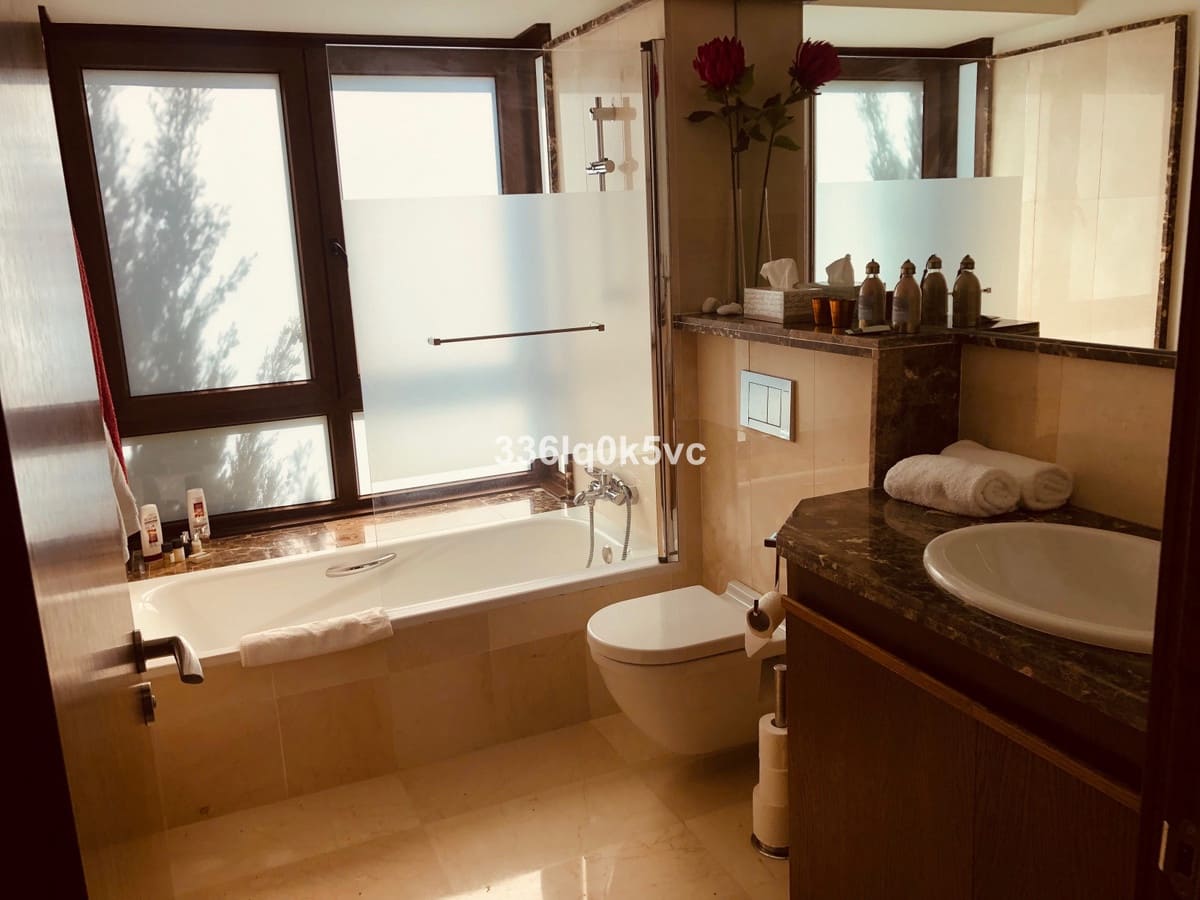 5 slaapkamer Villa te koop in Benahavis met zwembad - € 1.795.000 (Ref: 9182352)