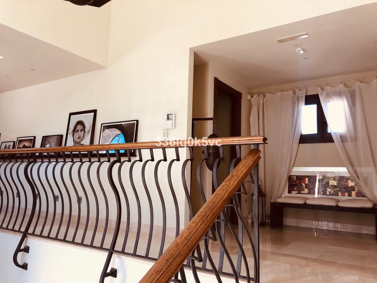 5 slaapkamer Villa te koop in Benahavis met zwembad - € 1.795.000 (Ref: 9182352)