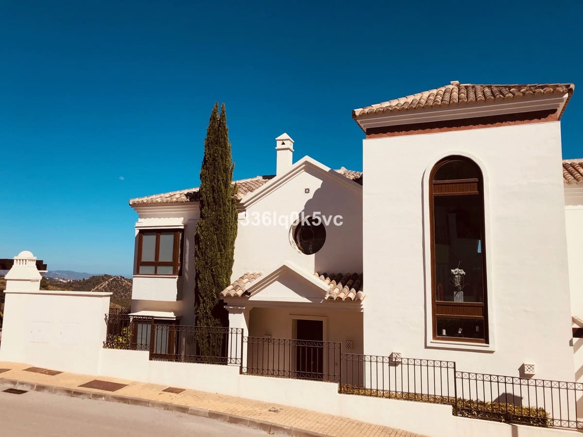 5 slaapkamer Villa te koop in Benahavis met zwembad - € 1.795.000 (Ref: 9182352)