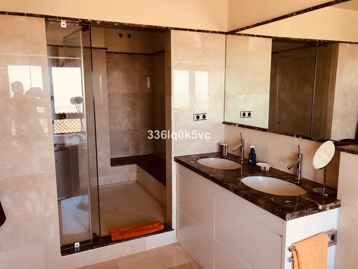 5 slaapkamer Villa te koop in Benahavis met zwembad - € 1.795.000 (Ref: 9182352)