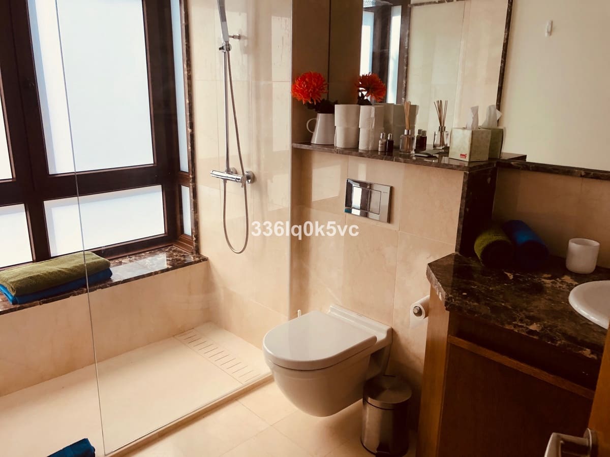 5 slaapkamer Villa te koop in Benahavis met zwembad - € 1.795.000 (Ref: 9182352)