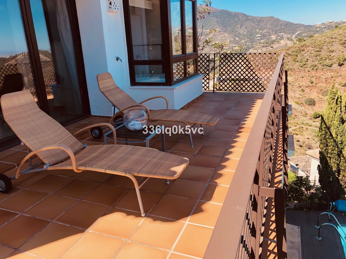 5 slaapkamer Villa te koop in Benahavis met zwembad - € 1.795.000 (Ref: 9182352)