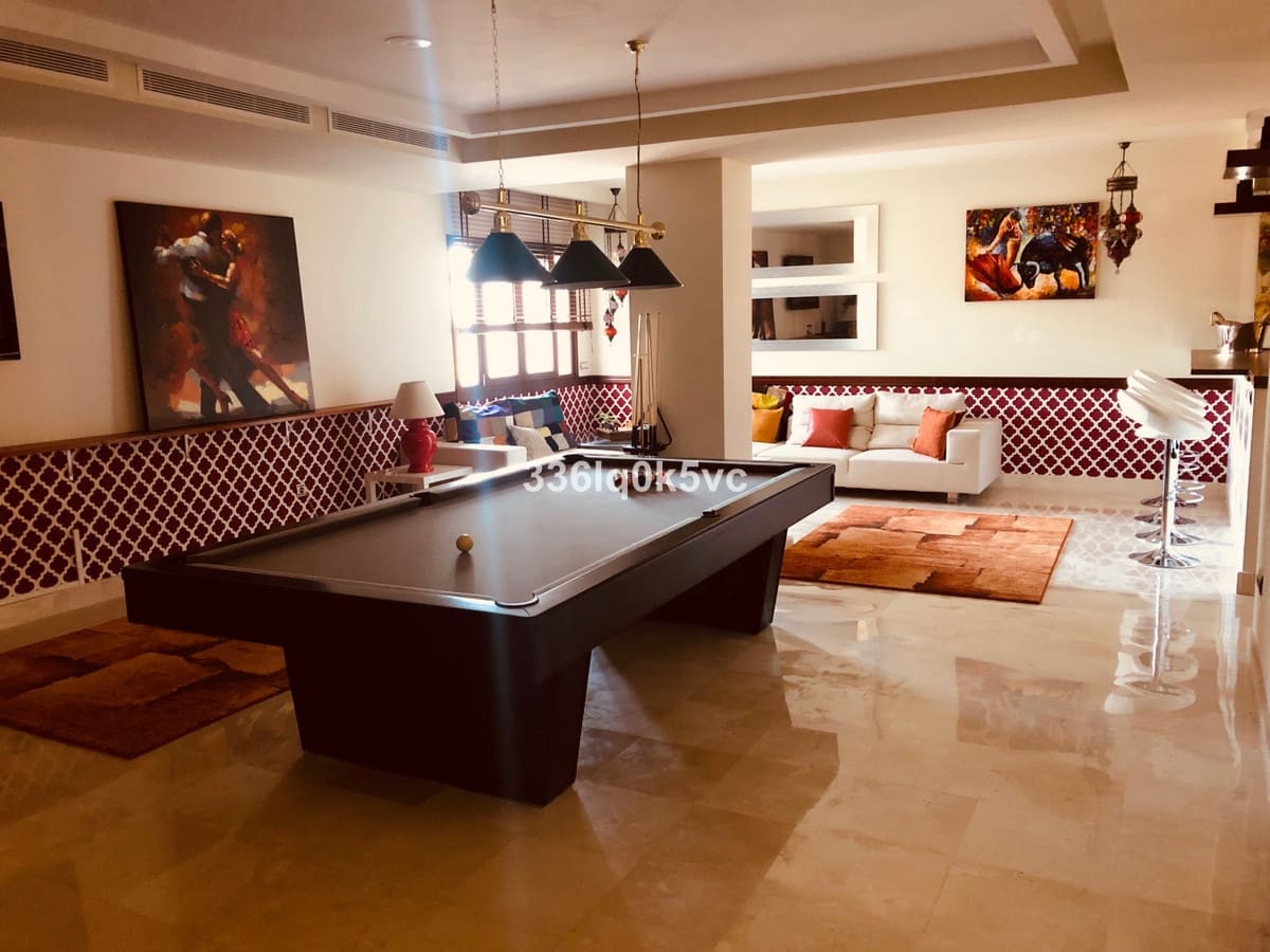 5 slaapkamer Villa te koop in Benahavis met zwembad - € 1.795.000 (Ref: 9182352)