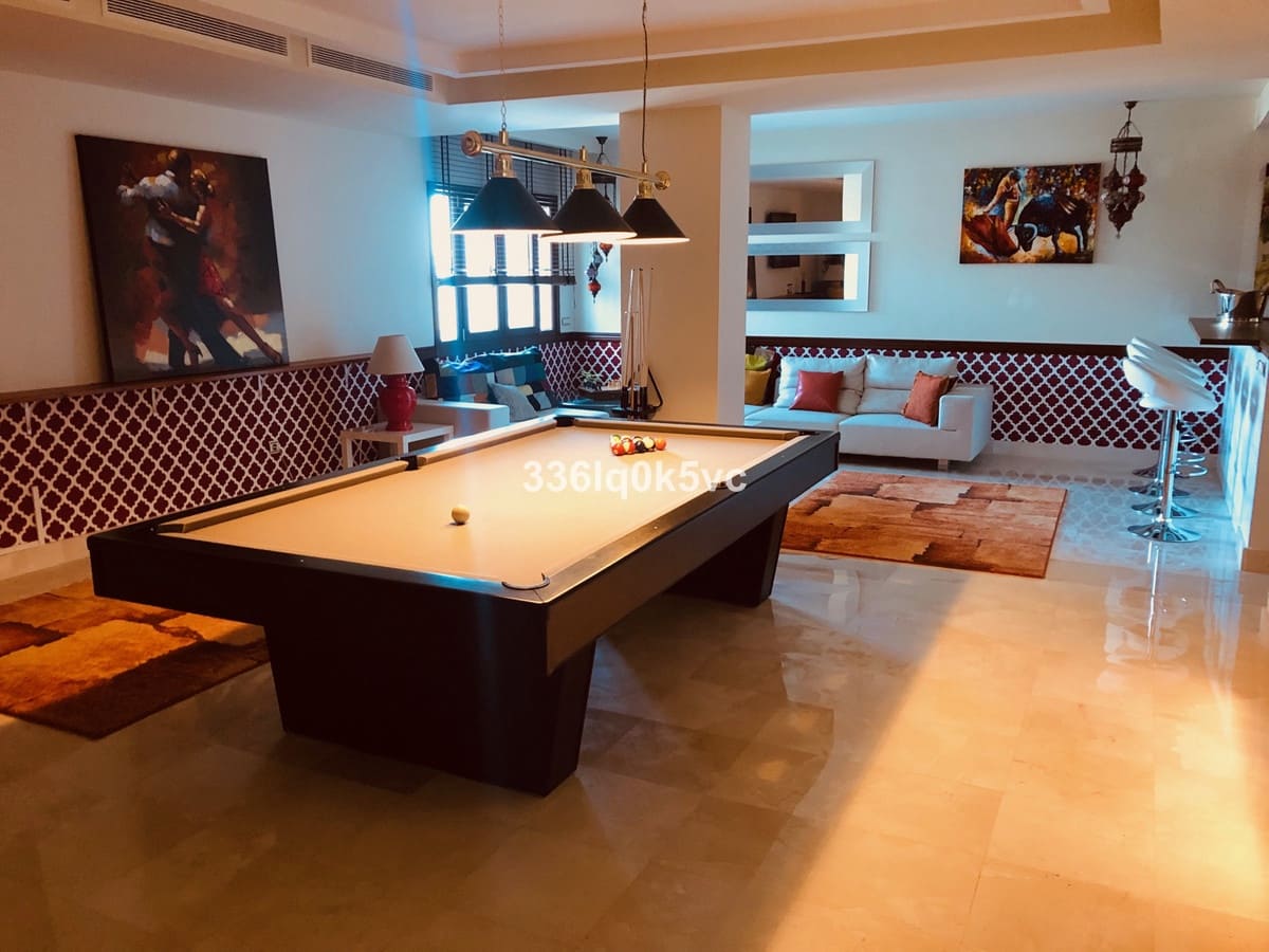 5 slaapkamer Villa te koop in Benahavis met zwembad - € 1.795.000 (Ref: 9182352)