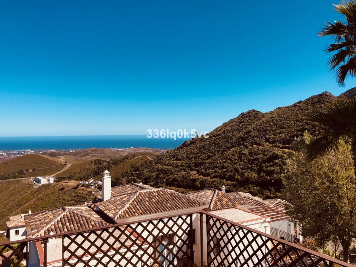 5 slaapkamer Villa te koop in Benahavis met zwembad - € 1.795.000 (Ref: 9182352)