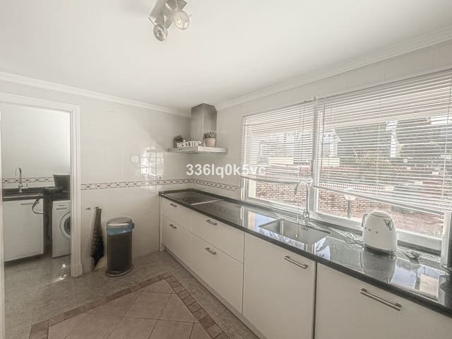 5 makuuhuone Omakotitalo myytävänä paikassa Zona Calvario, Estepona mukana uima-altaan - 845 000 € (Ref: 9182357)