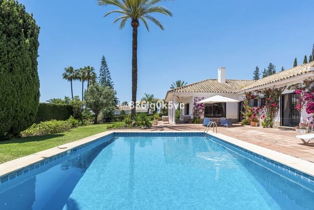4 soveværelse Villa til salg i Las Chapas, Málaga by med swimmingpool - € 1.750.000 (Ref: 9182359)