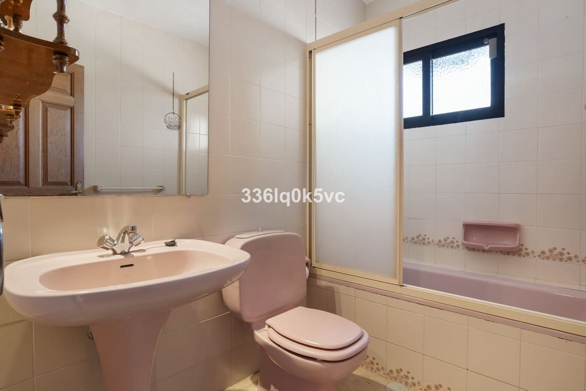 4 soveværelse Villa til salg i Malaga by med swimmingpool - € 1.750.000 (Ref: 9182359)