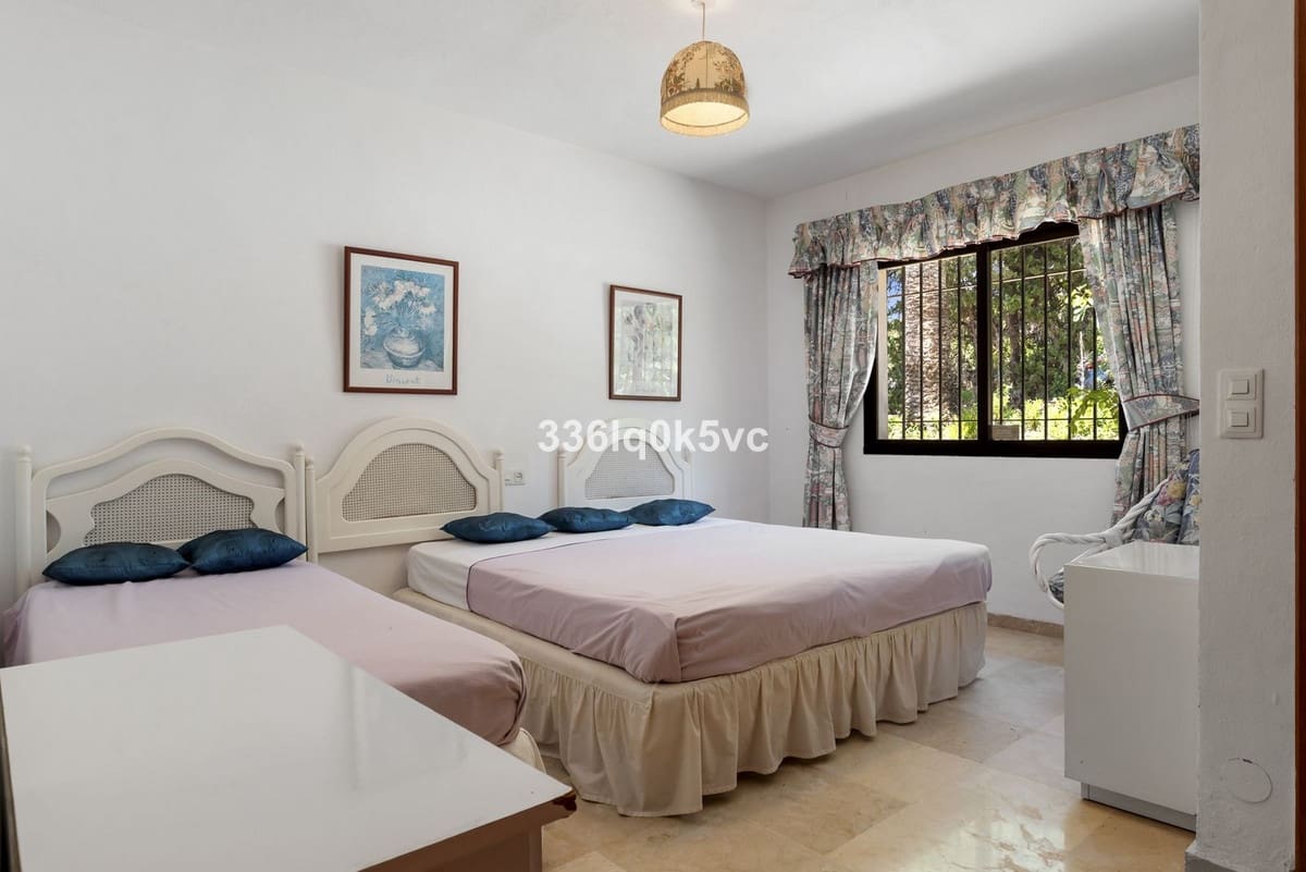 4 soveværelse Villa til salg i Malaga by med swimmingpool - € 1.750.000 (Ref: 9182359)