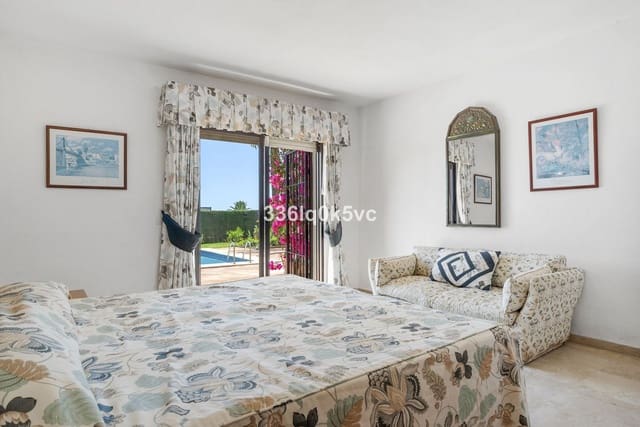 4 soveværelse Villa til salg i Las Chapas, Málaga by med swimmingpool - € 1.750.000 (Ref: 9182359)