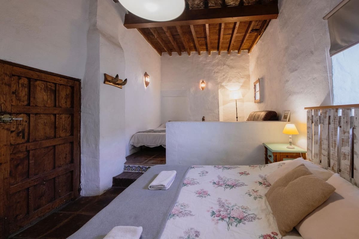 16 soveværelse Finca/Landehus til salg i Malaga by med swimmingpool - € 2.650.000 (Ref: 9182367)