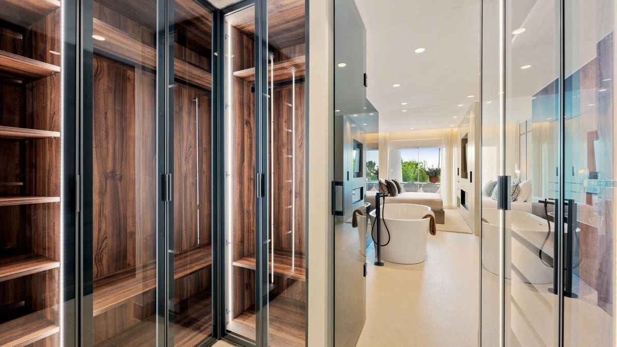 3 soveværelse Lejlighed til salg i Costalita med swimmingpool - € 1.695.000 (Ref: 9182375)