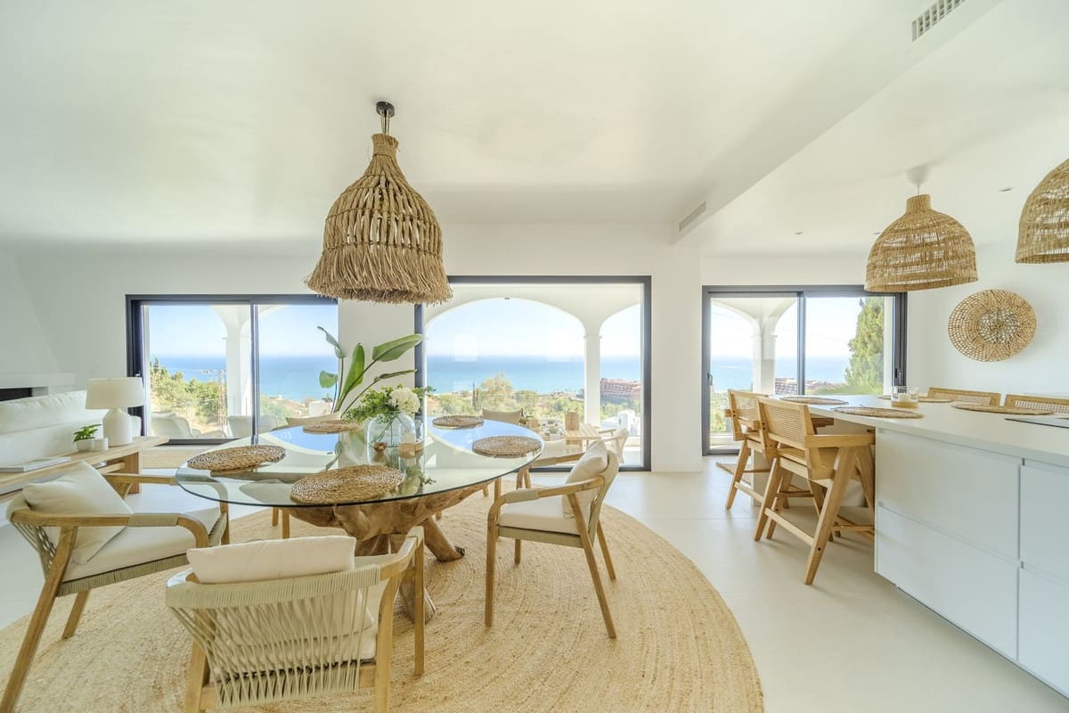 5 soveværelse Villa til salg i Benalmadena Costa med swimmingpool - € 2.695.000 (Ref: 9182385)