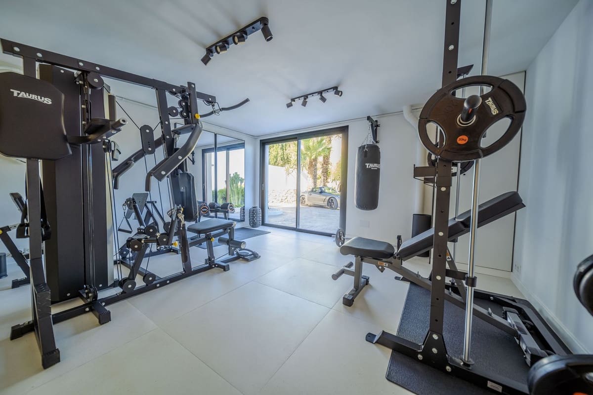 5 soveværelse Villa til salg i Benalmadena Costa med swimmingpool - € 2.695.000 (Ref: 9182385)