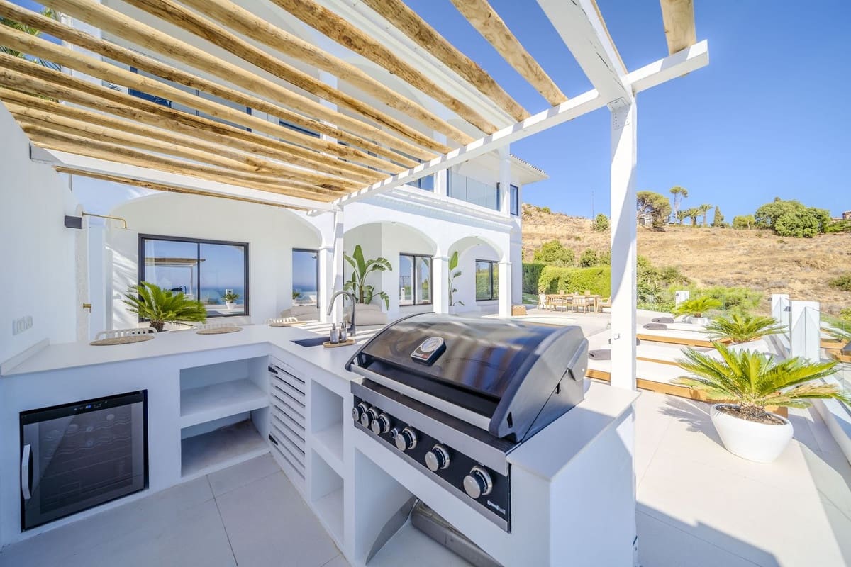 5 soveværelse Villa til salg i Benalmadena Costa med swimmingpool - € 2.695.000 (Ref: 9182385)