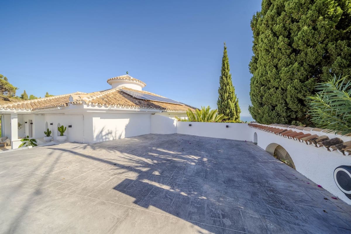 5 soveværelse Villa til salg i Benalmadena Costa med swimmingpool - € 2.695.000 (Ref: 9182385)