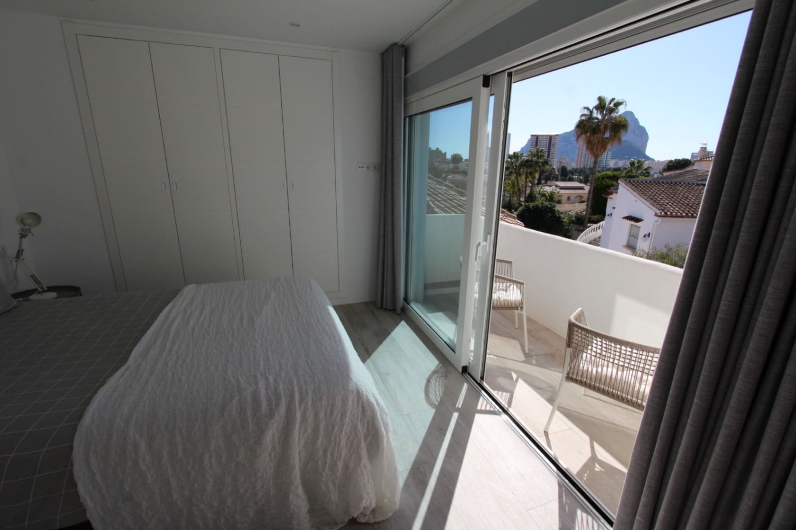 5 quarto Moradia para venda em Calpe / Calp com piscina garagem - 695 000 € (Ref: 9182396)