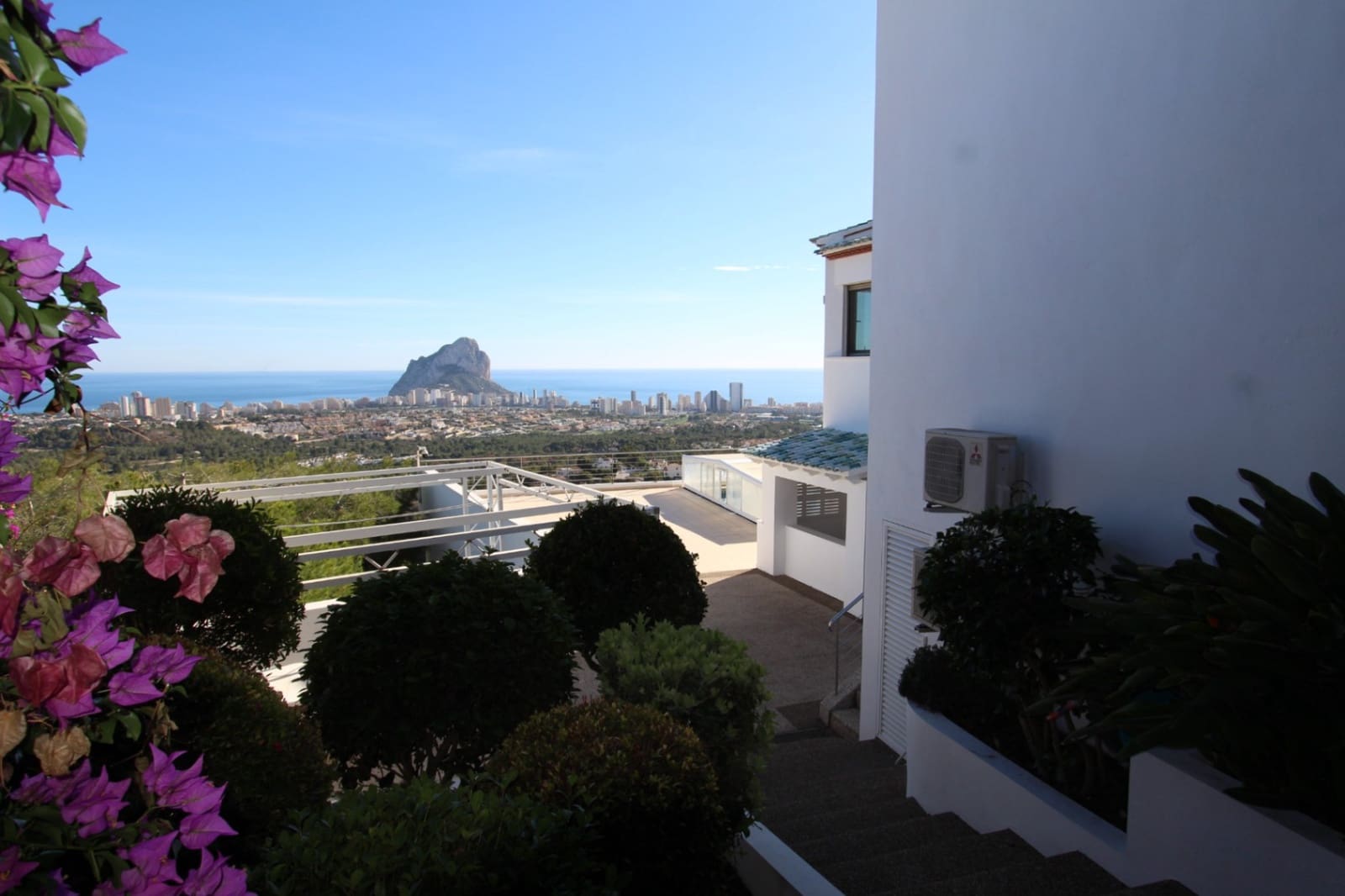 8 makuuhuone Huvila myytävänä paikassa Calpe / Calp mukana uima-altaan 
autotalli - 1 450 000 € (Ref: 9182398)