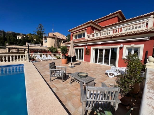 5 bedroom Villa for sale in Canuta, Calpe / Calp with pool garage - € 820,000 (Ref: 9182408)