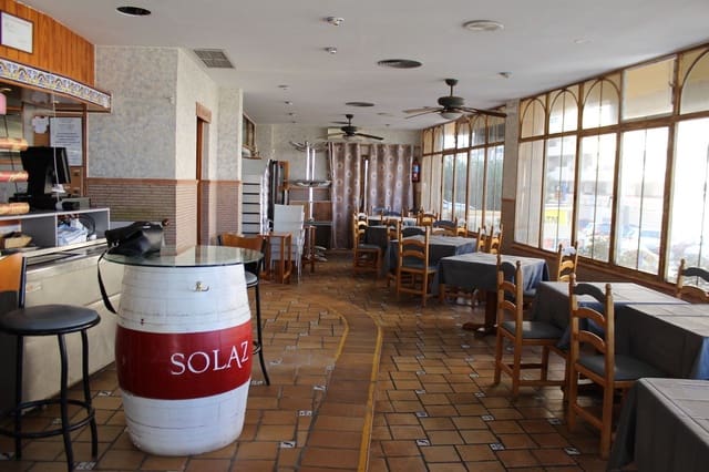 Komercyjne na sprzedaż w Canuta, Calpe / Calp z basenem garażem - 1 100 000 € (Ref: 9182455)