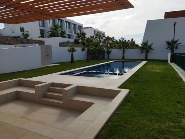 3 quarto Casa em Banda para venda em Canuta, Calpe / Calp com piscina garagem - 755 000 € (Ref: 9182461)