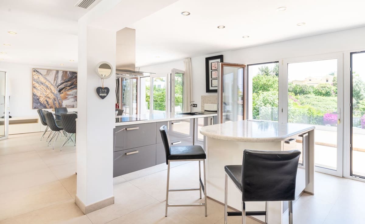 8 soverom Villa til salgs i San Pedro de Alcantara med svømmebasseng - € 3 000 000 (Ref: 9182492)