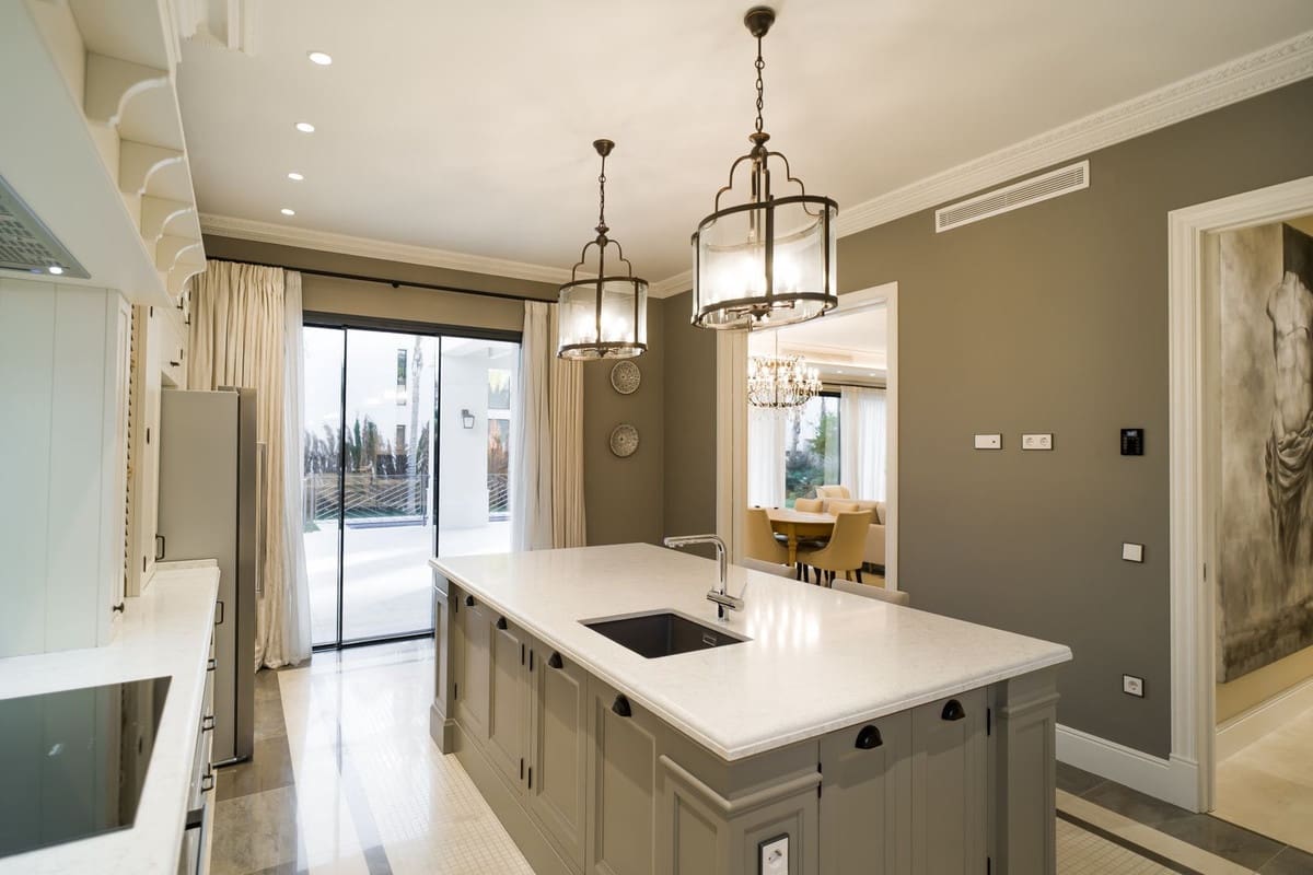 6 makuuhuone Huvila myytävänä paikassa Los Flamingos mukana uima-altaan - 3 650 000 € (Ref: 9182500)