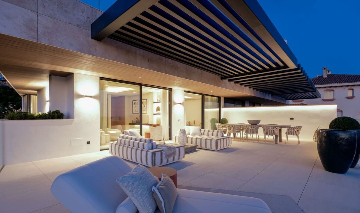 3 sypialnia Apartament na sprzedaż w Estepona z basenem - 2 490 000 € (Ref: 9182509)