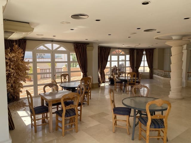 Comercial para venda em Mijas Golf, Mijas com piscina - 1 350 000 € (Ref: 9182535)