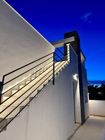 Chalet de 4 habitaciones en Mijas pueblo, Mijas en venta con piscina - 1.050.000 € (Ref: 9182536)