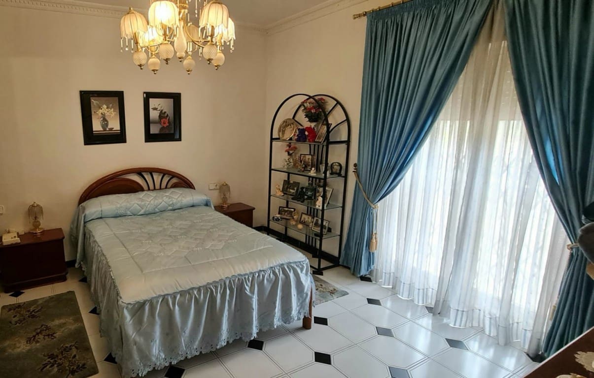 5 Zimmer Villa zu verkaufen in Benidorm - 680.000 € (Ref: 9182540)