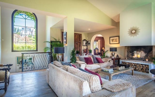 3 makuuhuone Huvila myytävänä paikassa Zona Calvario, Estepona mukana uima-altaan - 995 000 € (Ref: 9182563)