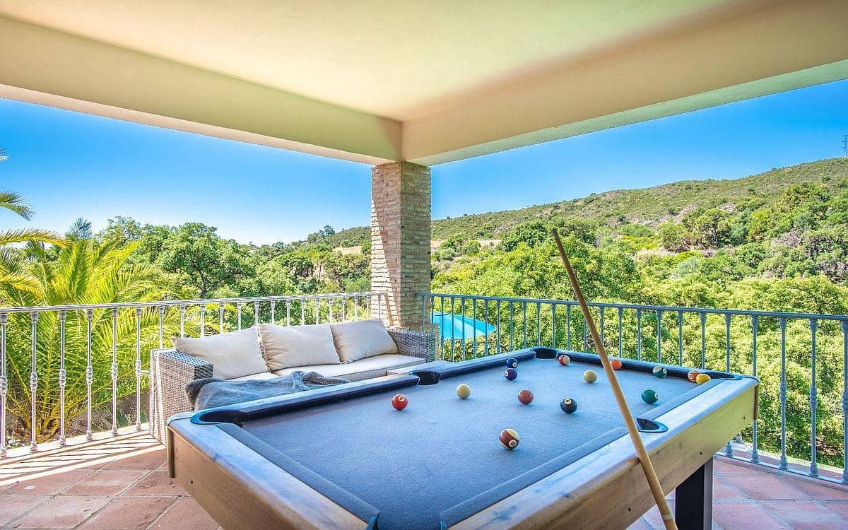 3 makuuhuone Huvila myytävänä paikassa Estepona mukana uima-altaan - 995 000 € (Ref: 9182563)