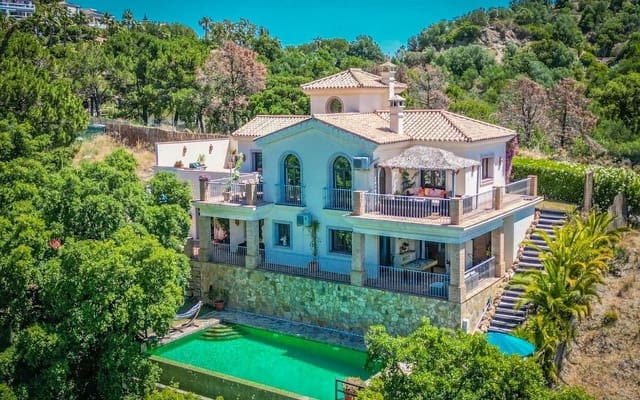 3 makuuhuone Huvila myytävänä paikassa Zona Calvario, Estepona mukana uima-altaan - 995 000 € (Ref: 9182563)