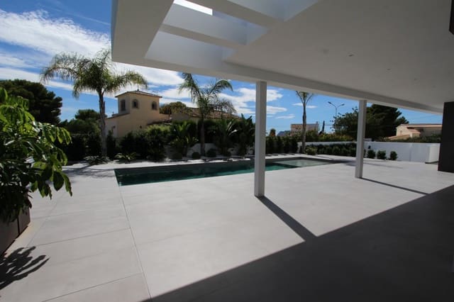 5 makuuhuone Huvila myytävänä paikassa Teulada Pueblo, Teulada-Moraira mukana uima-altaan 
autotalli - 2 400 000 € (Ref: 9182569)