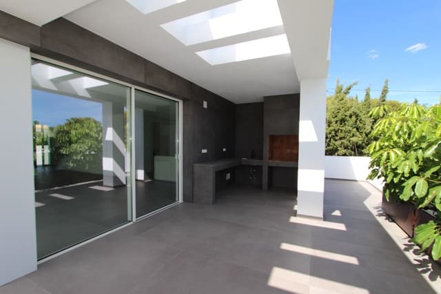 5 makuuhuone Huvila myytävänä paikassa Teulada Pueblo, Teulada-Moraira mukana uima-altaan 
autotalli - 2 400 000 € (Ref: 9182569)