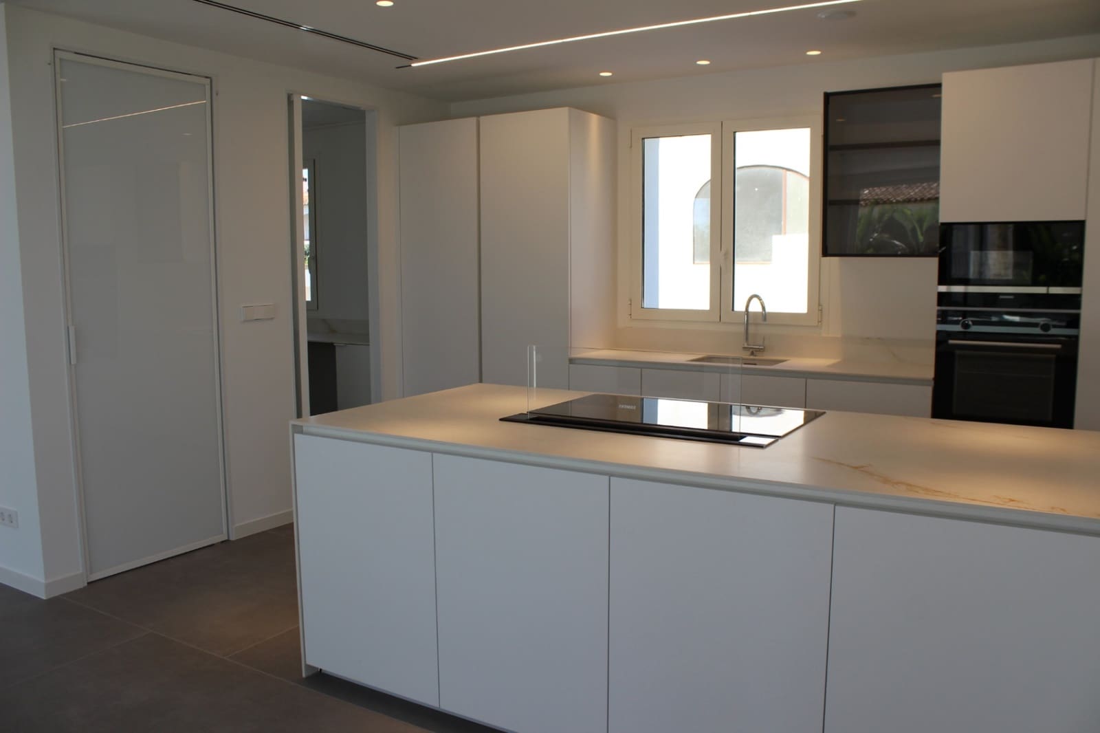 5 soverom Villa til salgs i Teulada med svømmebasseng garasje - € 2 400 000 (Ref: 9182569)