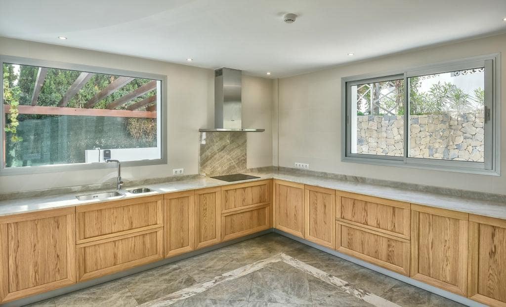 3 makuuhuone Huvila myytävänä paikassa Calpe / Calp mukana uima-altaan 
autotalli - 2 950 000 € (Ref: 9182582)