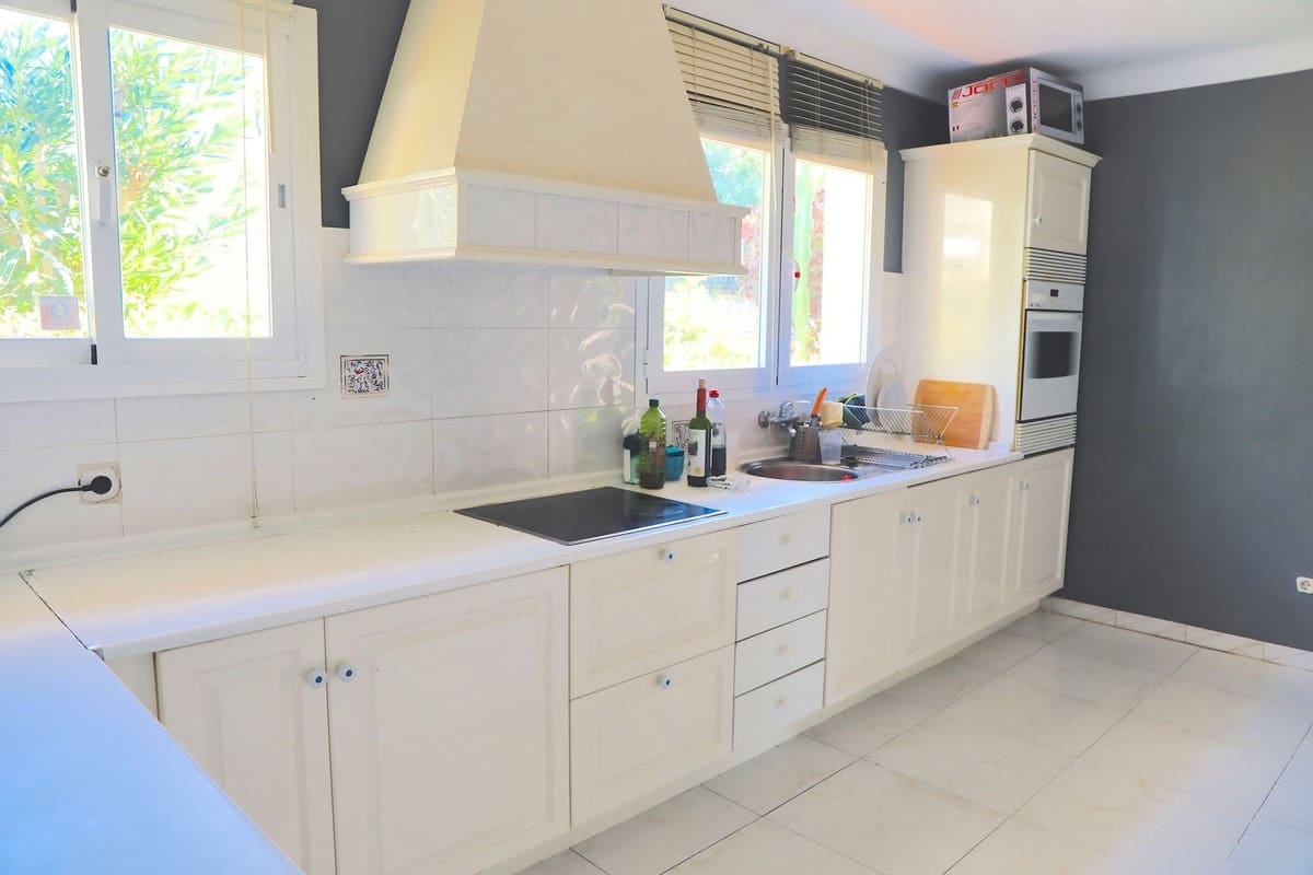 5 soverom Villa til salgs i La Capellania med svømmebasseng - € 1 250 000 (Ref: 9182599)